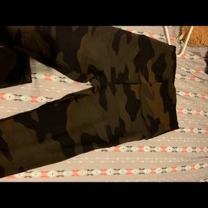PINK ultimate camo leggings